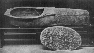 Slipper-shaped coffin