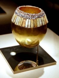 Gold vessel